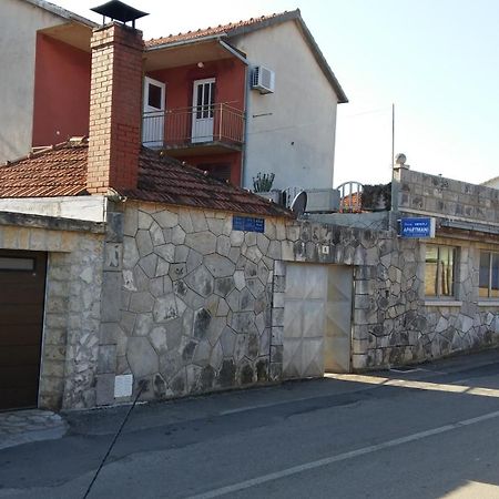 Apartments Srhoj Стари Град Номер фото