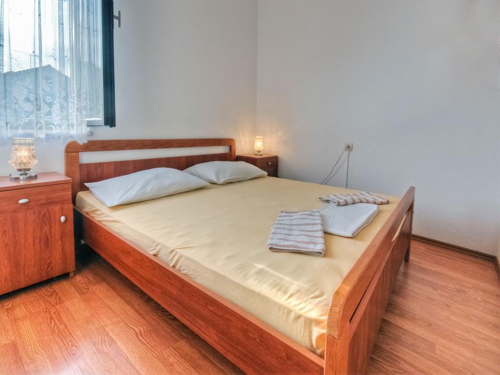 Apartments Srhoj Стари Град Экстерьер фото